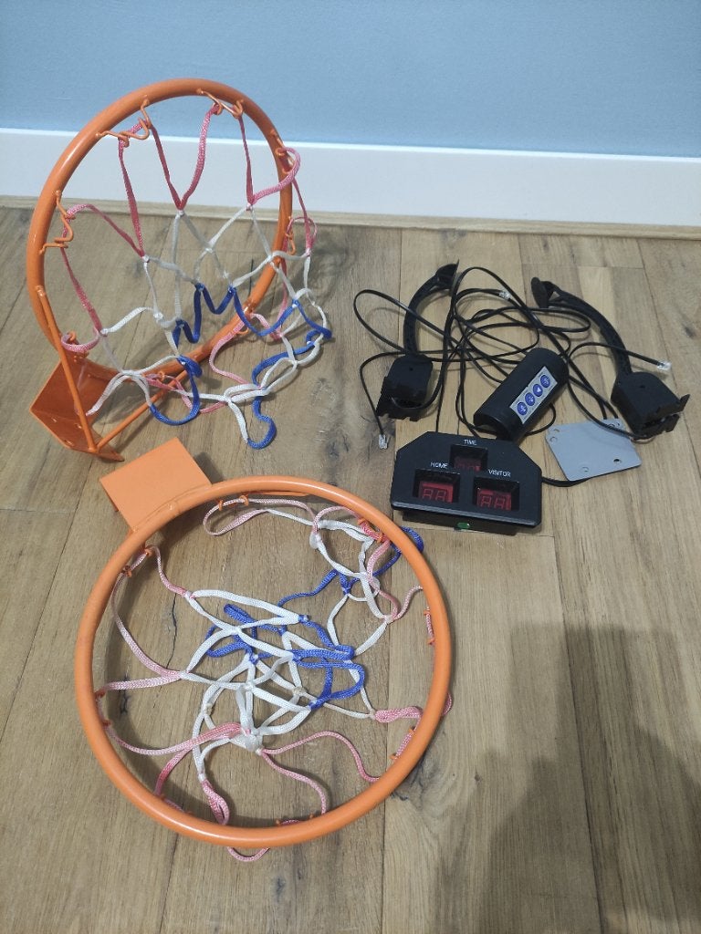 Basket 2 stuks diameter zo'n 30cm, Ophalen of Verzenden, Zo goed als nieuw, Ring, Bord of Paal