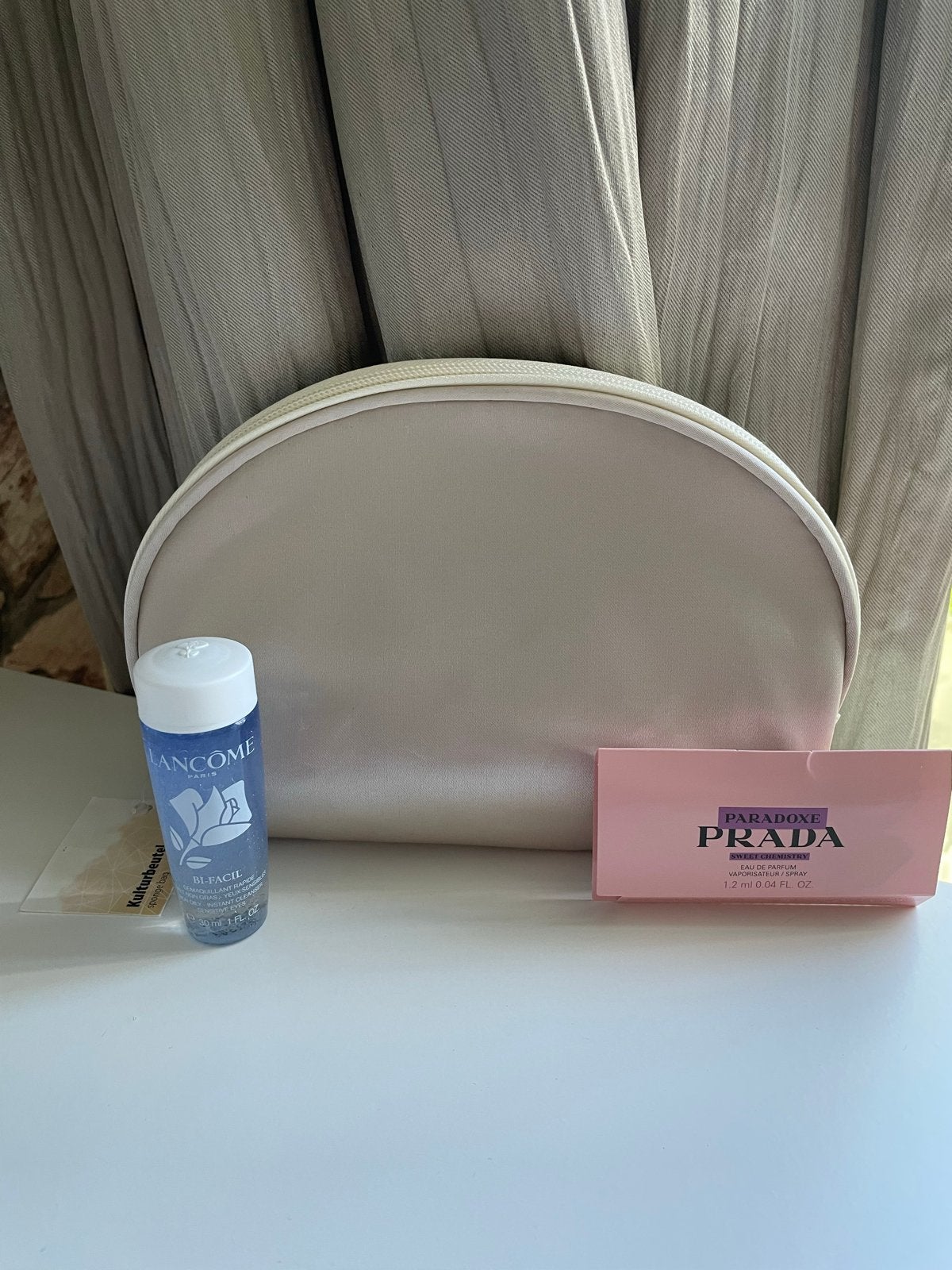 Toilettas met Prada parfum en Lancôme Bi-Facil, Ophalen of Verzenden, Nieuw