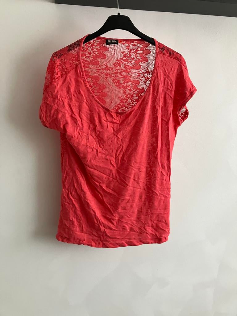 Only koraalrood T-shirt met kanten details, maat M, Kleding | Dames, Maat 38/40 (M), Ophalen of Verzenden, Korte mouw, Roze