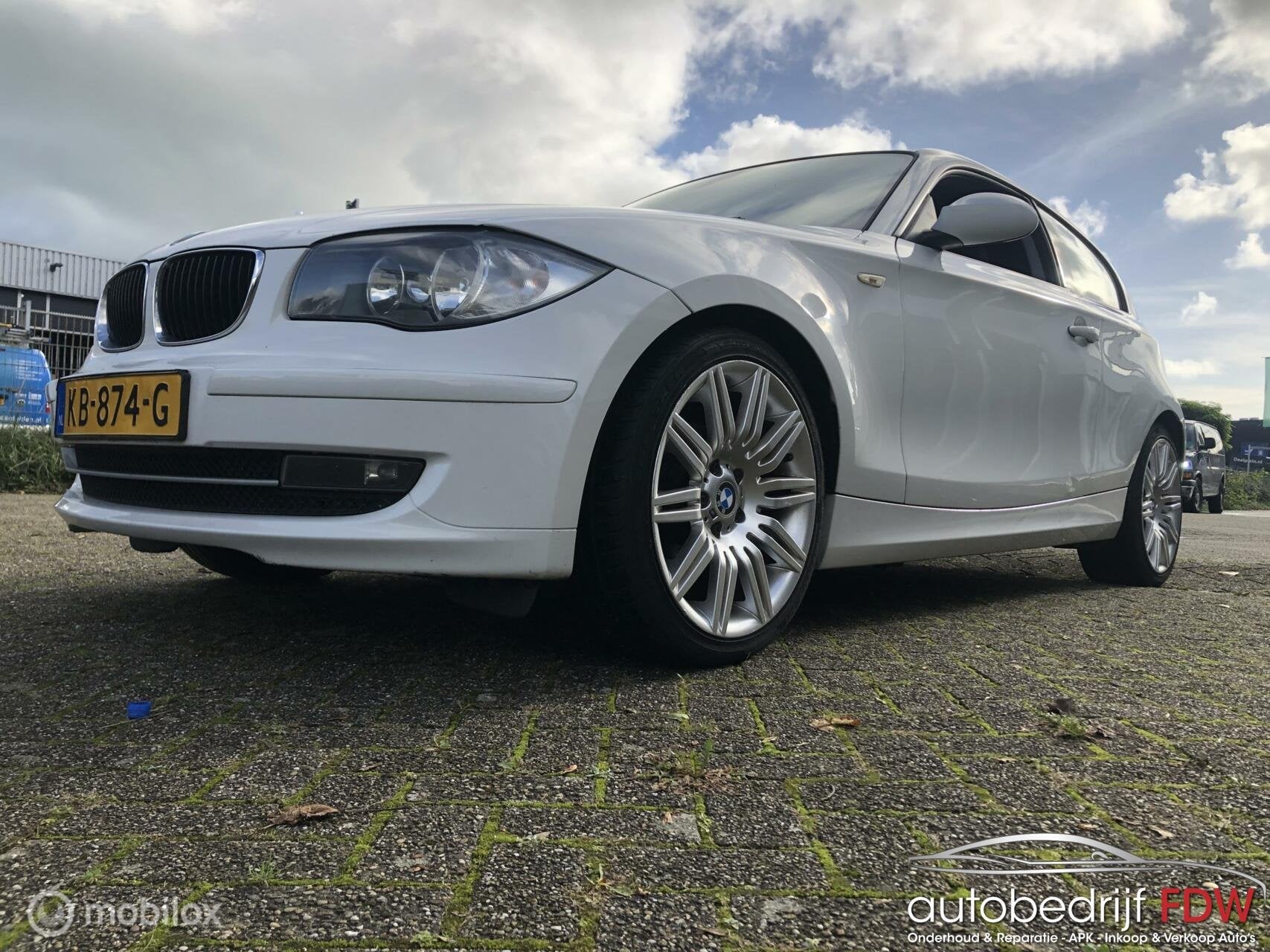 BMW 1-serie 116i/HANDEL/EXPORT PRICE/INJECTOREN PROBLEEM, Achterwielaandrijving, Gebruikt, 4 cilinders, 4 stoelen