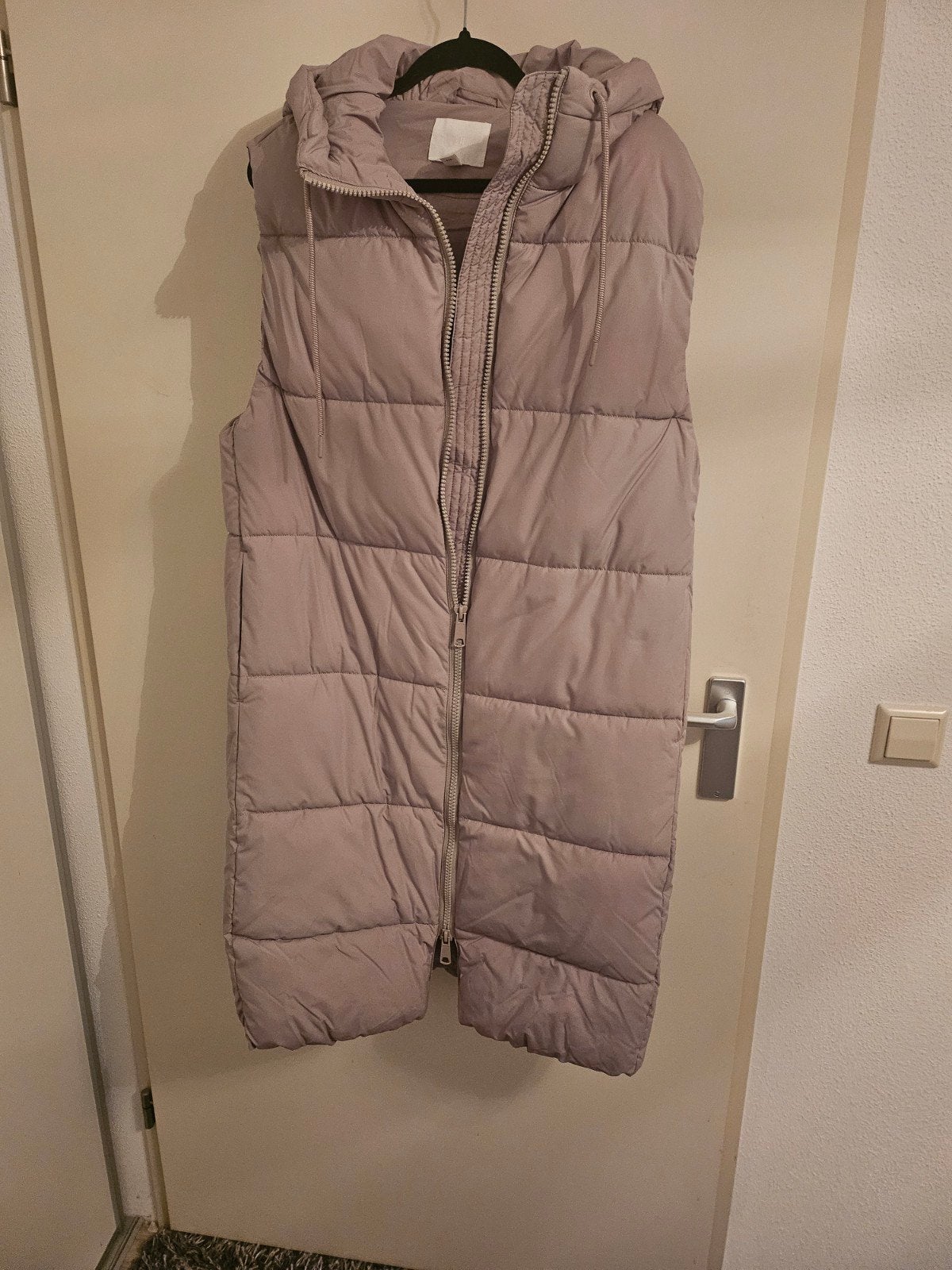 Bodywarmer. H&M., Ophalen, Zo goed als nieuw, Maat 38/40 (M), Zwart