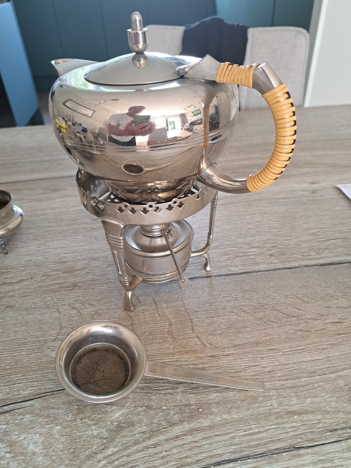 Antieke zilverkleurige theepot met theelicht en zeef, Ophalen of Verzenden