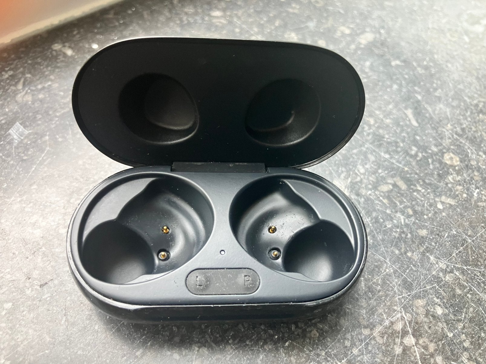 Samsung SM-R175 earbuds case, Ophalen, Zo goed als nieuw