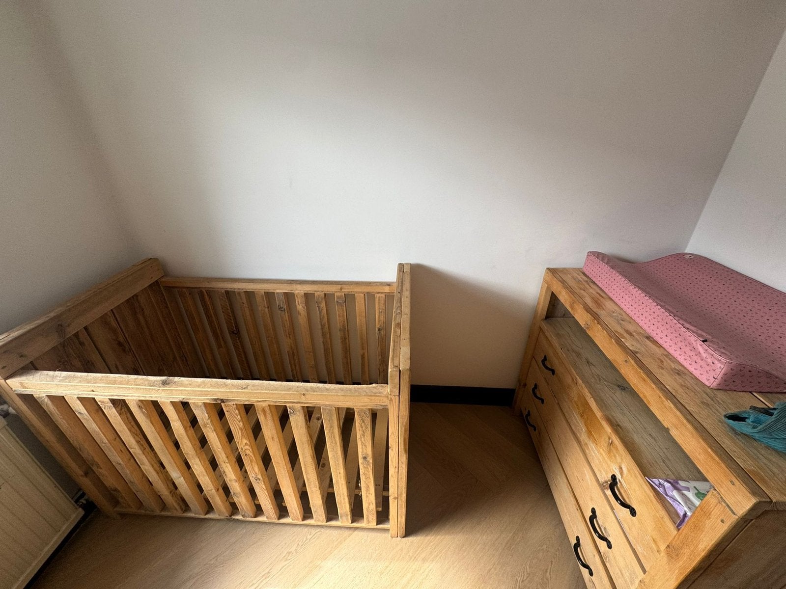 Complete Steigerhouten Babykamer Set: Bedje, Commode, Kast,, Ophalen, Gebruikt, Jongetje of Meisje