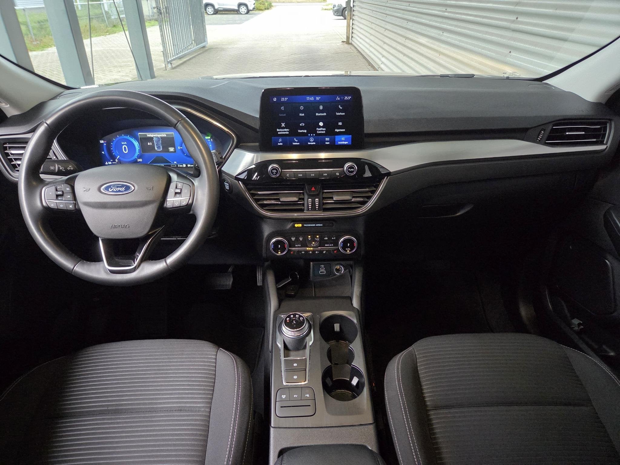Ford Kuga 2.5 PHEV Titanium, Auto's, Dealer onderhouden, Gebruikt, Euro 6, Zwart