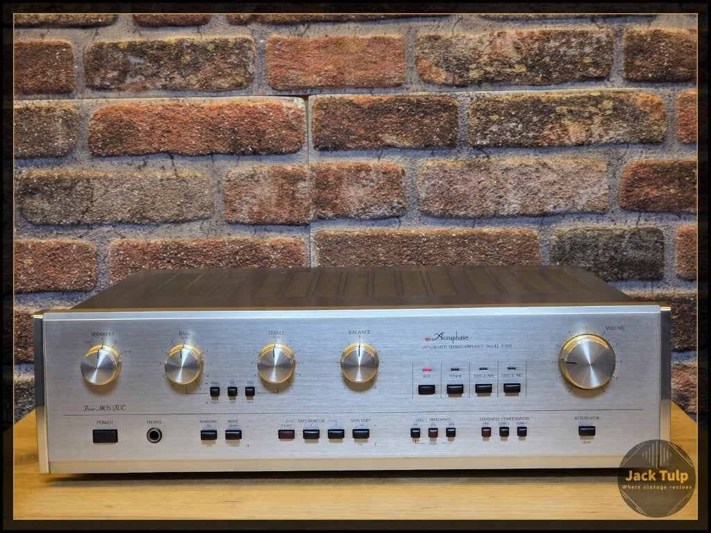 Accuphase E-204, Audio, Tv en Foto, Versterkers en Receivers, Zo goed als nieuw, Stereo, 120 watt of meer, Overige merken, Ophalen of Verzenden