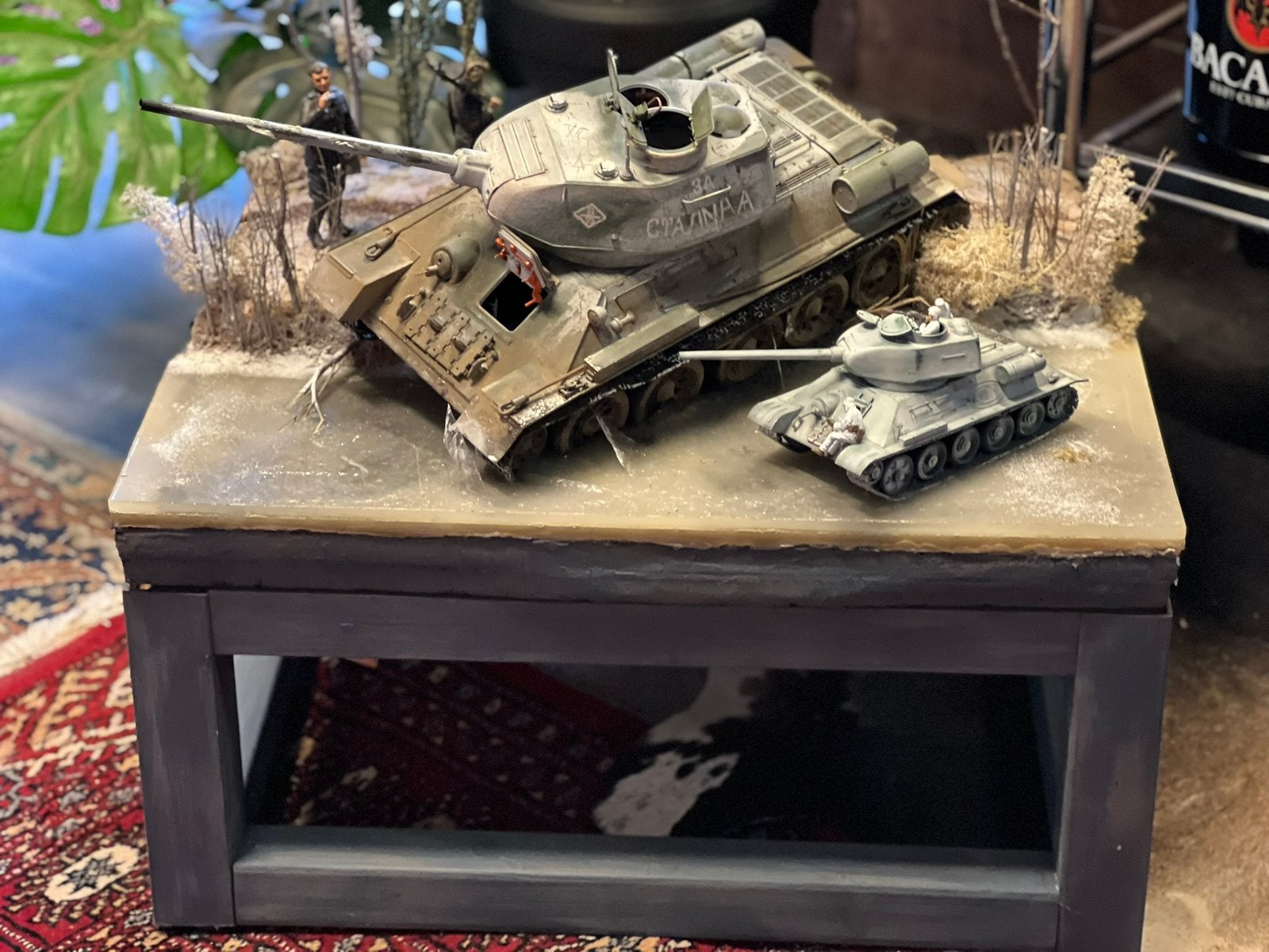 Grote T34 opengewerkt, winter WO2 diorama 1/16, Ophalen, Groter dan 1:35, Zo goed als nieuw, Nvt