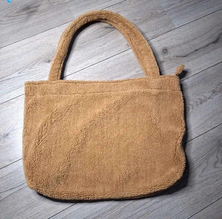 Teddy shopper tas lichtbruin teddy fleece groot, Sieraden, Tassen en Uiterlijk, Tassen | Damestassen, Ophalen of Verzenden, Zo goed als nieuw