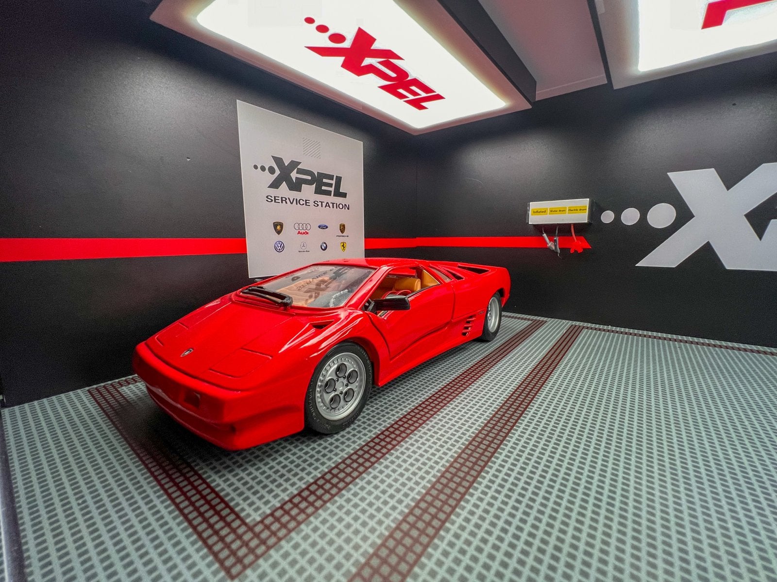 Lamborghini Diablo 1:18, Ophalen, Zo goed als nieuw, Auto, Maisto