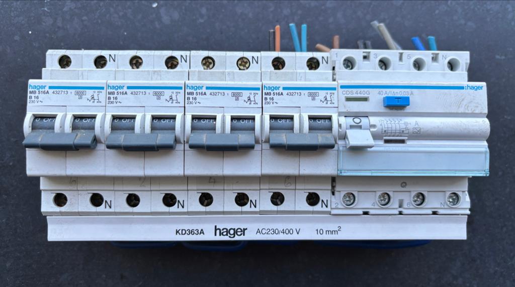 Hager CDS 440G & MB516A, Ophalen of Verzenden, Gebruikt, Overige typen