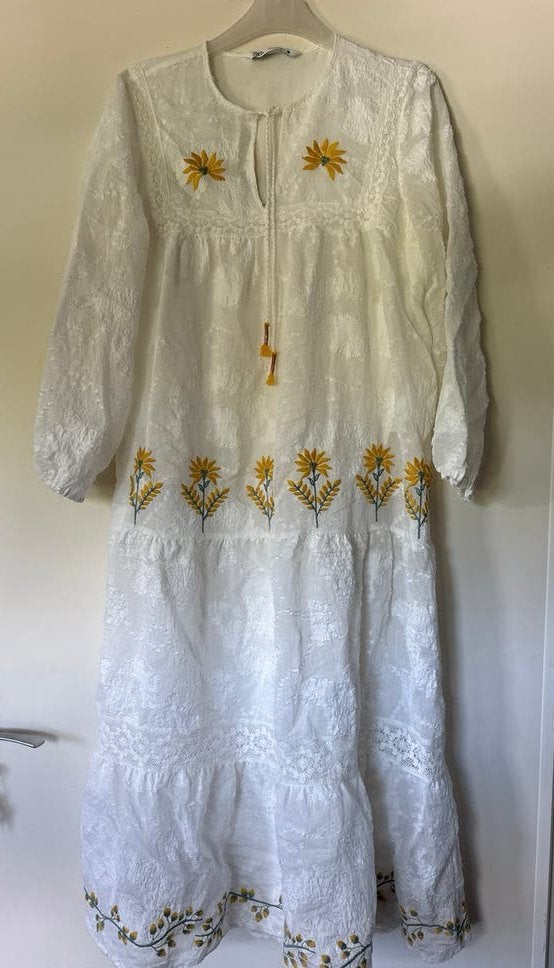 Zara Jurk Maat M - Witte Maxi Jurk met Geborduurde Bloemen, Maat 38/40 (M), Wit, Ophalen of Verzenden, Zo goed als nieuw