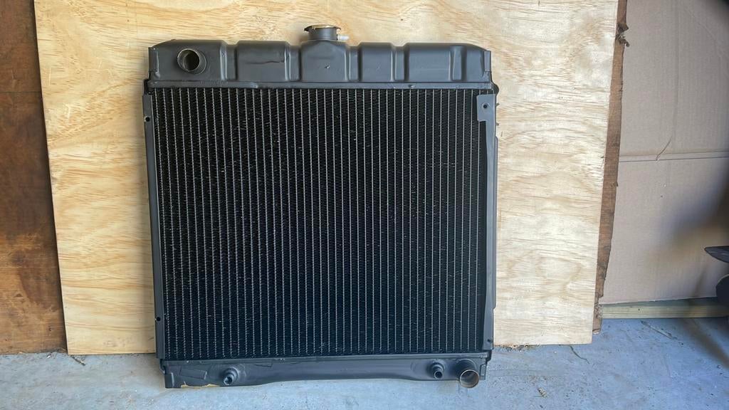 Nieuwe radiateur voor de Mercedes W114/115, Ophalen of Verzenden, Nieuw