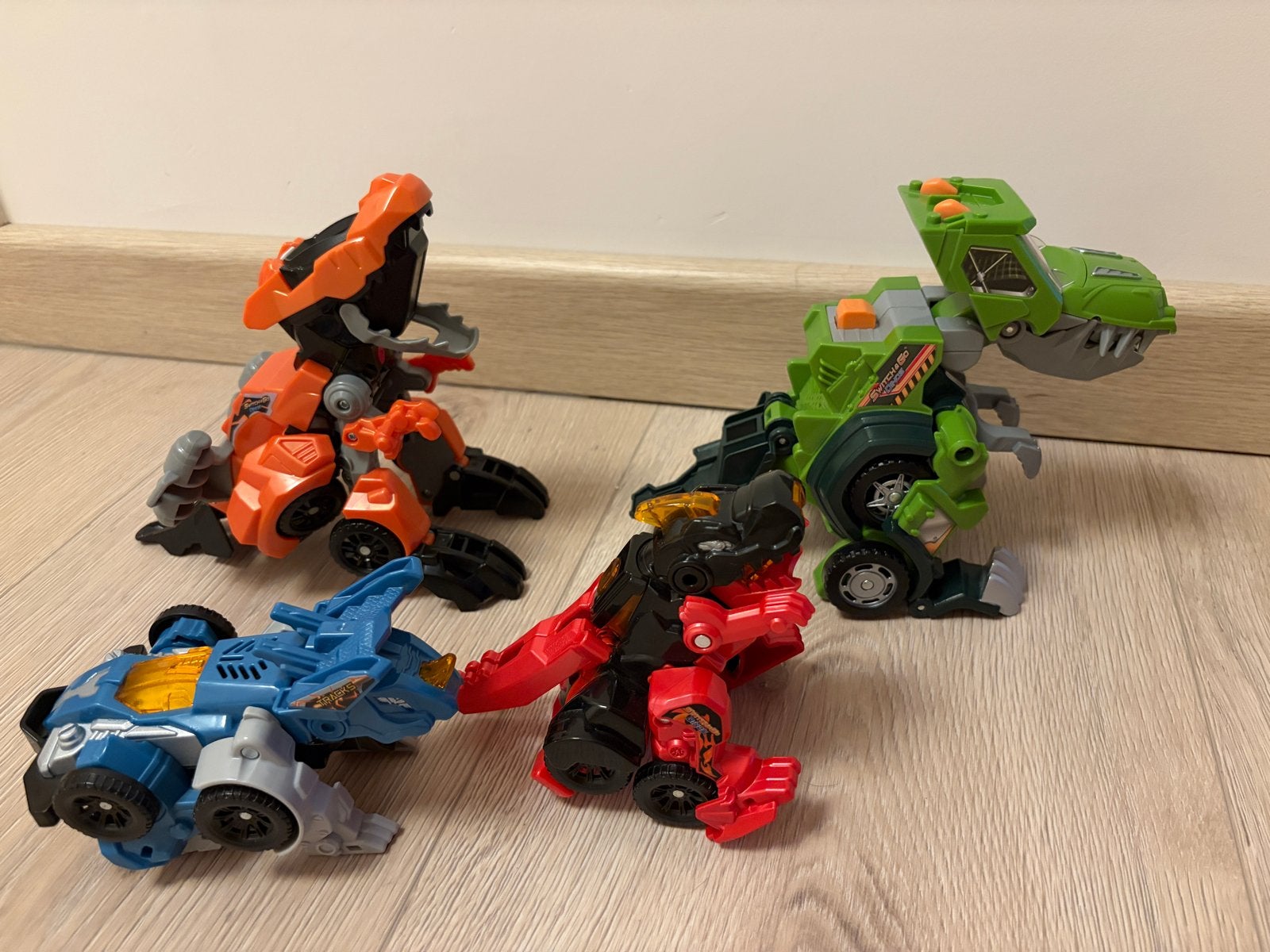 VTech Switch & Go Dinos (4) met geluid en licht, Ophalen of Verzenden, Zo goed als nieuw