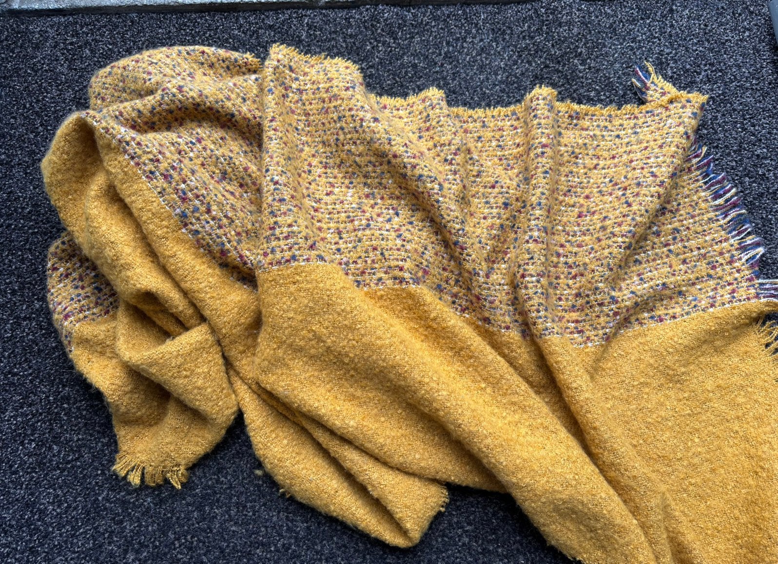 Lekkere warme sjaal, Ophalen of Verzenden, Zo goed als nieuw, Maat 46/48 (XL) of groter, Sjaal