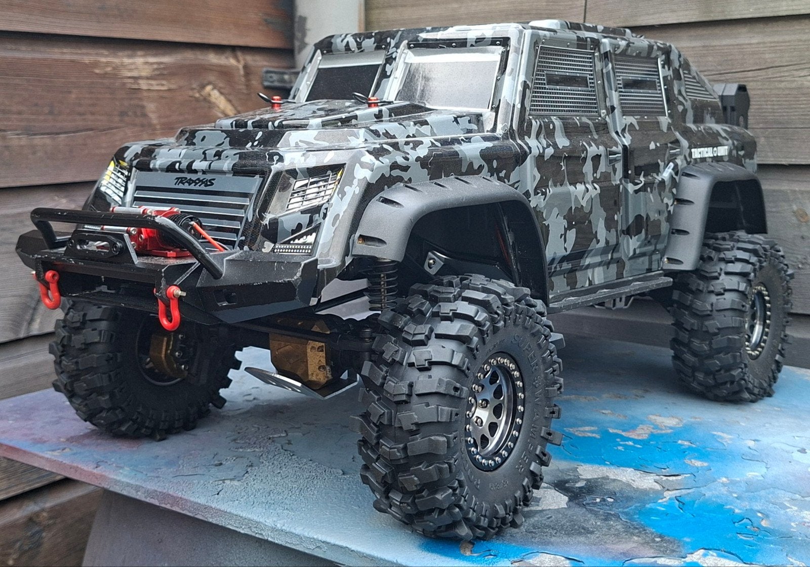 TE KOOP OF TE RUIL ZGAN TRX4 TACTICAL UNIT  ZELDZAAM ., Hobby en Vrije tijd, Elektro, Auto offroad, Ophalen of Verzenden, Zo goed als nieuw