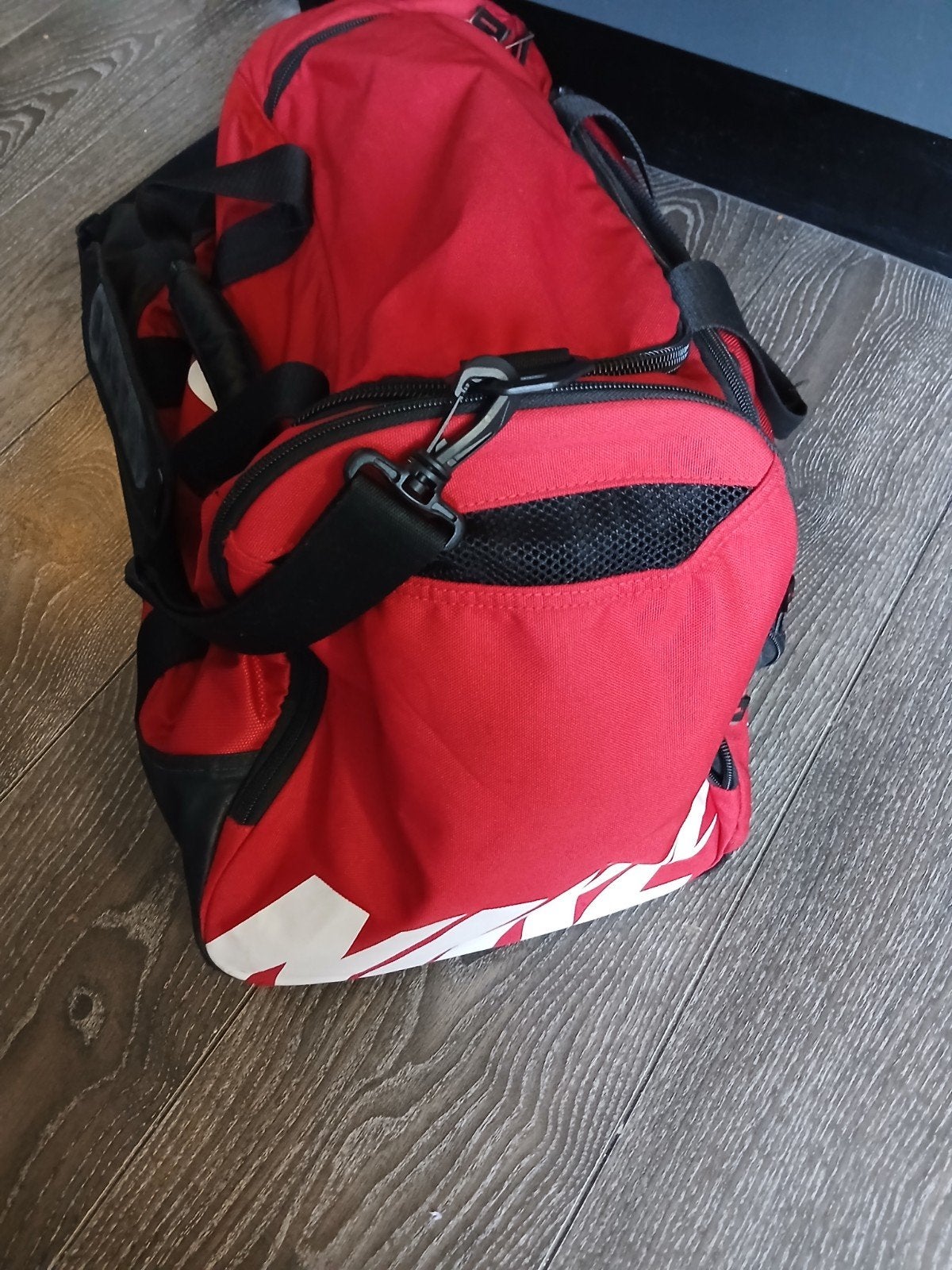 Nike sporttas rood - Ideaal voor gym of weekendje weg, Ophalen of Verzenden, Gebruikt, Unisex volwassen