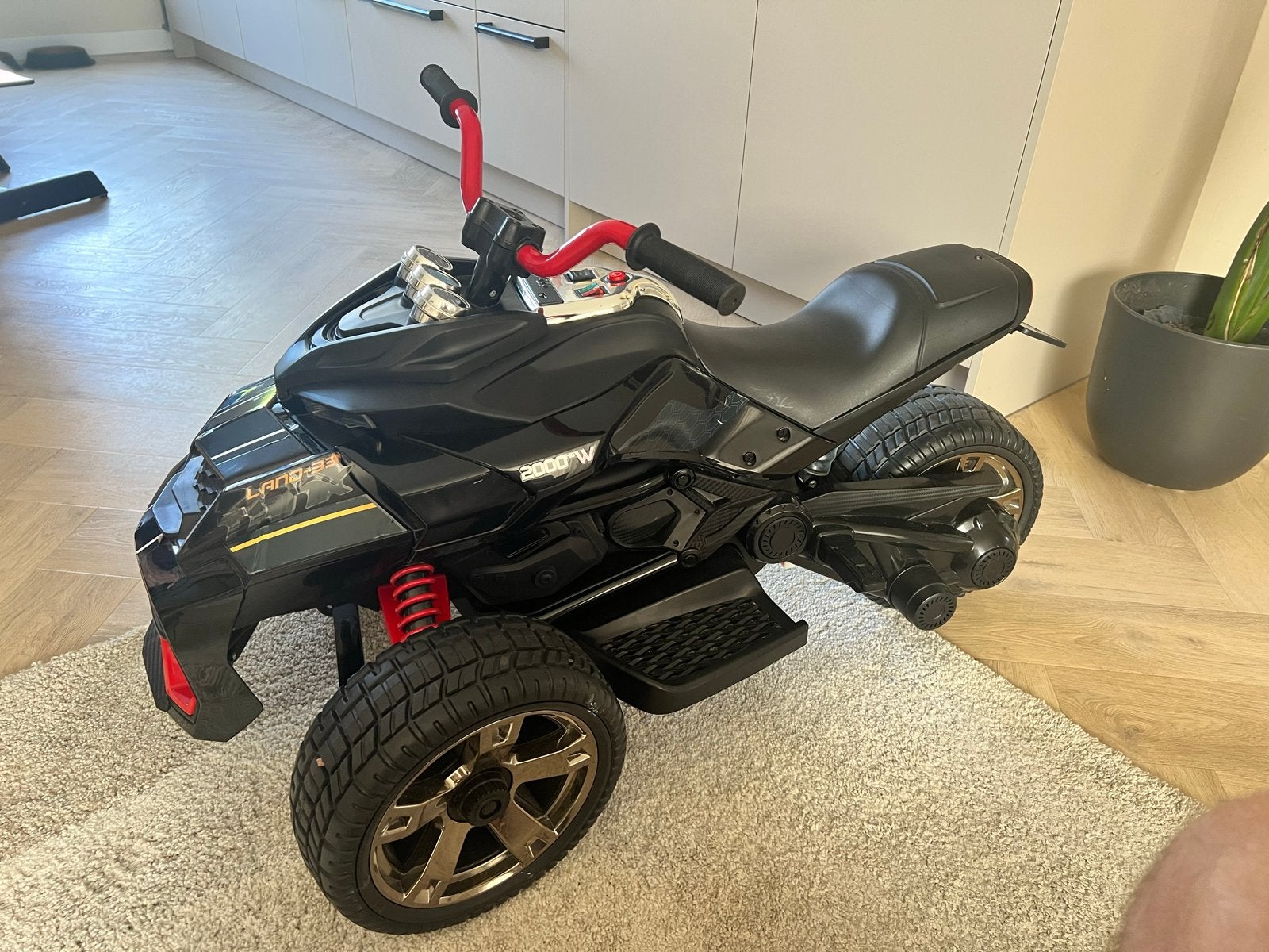 Elektrische trike met defecte accu - werkt verder nog, Kinderen en Baby's, Speelgoed | Buiten | Accuvoertuigen, Ophalen, Gebruikt