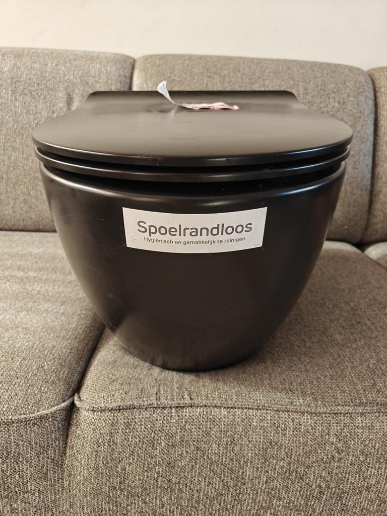 Nieuwe spoelrandloos ophang wc pot, Ophalen of Verzenden, Nieuw, Toilet