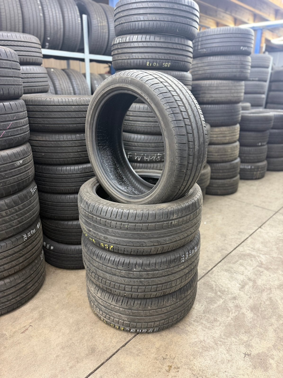 4x 255-40-20 Pirelli zomer 6.5mm , €100,- pst all incl!, Ophalen, Zomerbanden, Band(en)