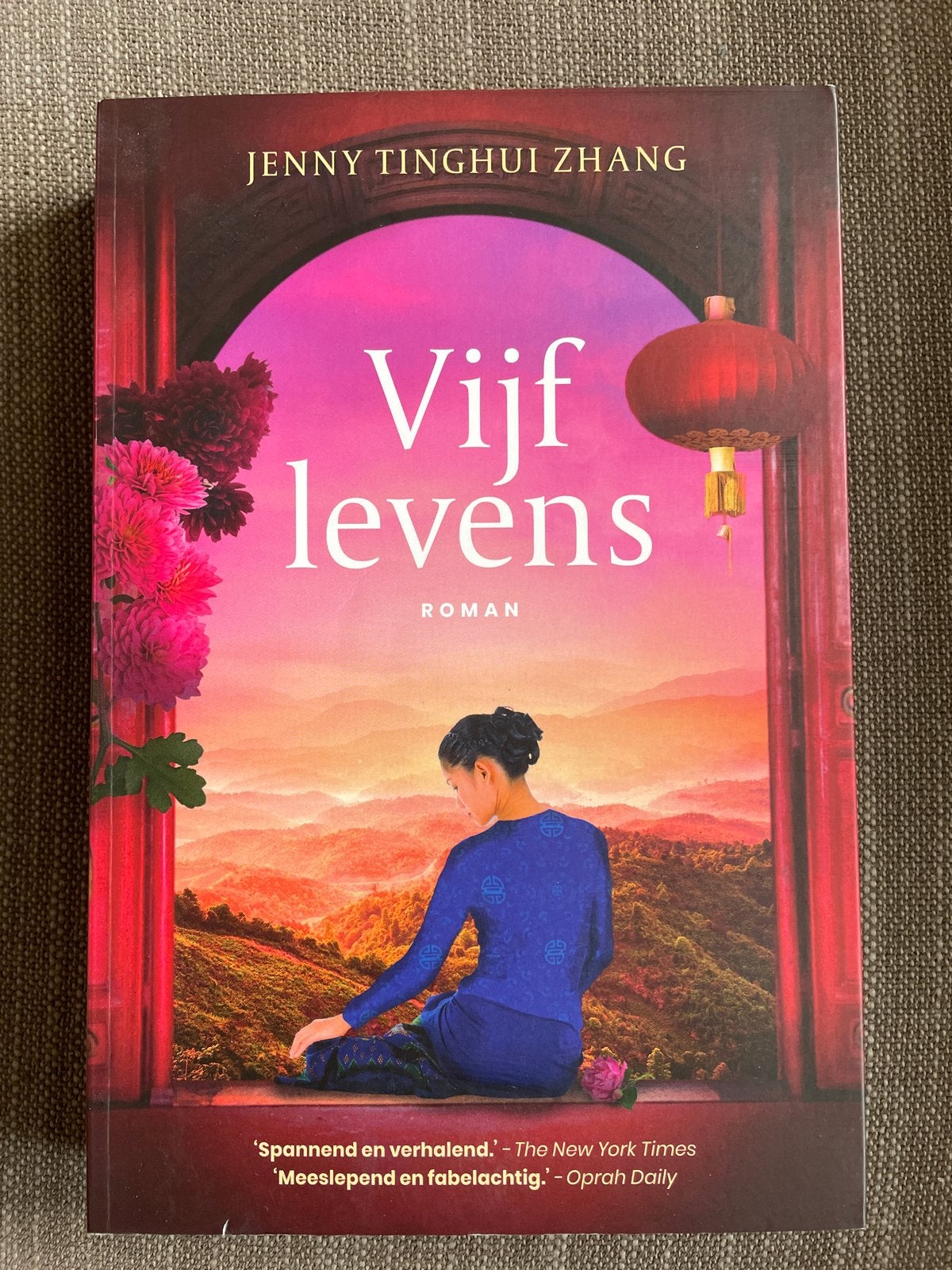 Jenny Tinghui Zhang - Vijf levens, Jenny Tinghui Zhang, Ophalen of Verzenden, Zo goed als nieuw, Amerika