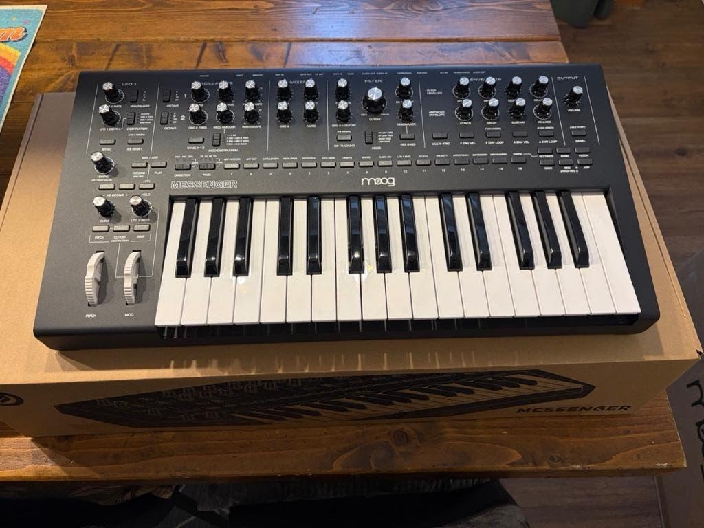 Moog messenger (Nieuw met garantie), Muziek en Instrumenten, Overige merken, Nieuw, Met midi-aansluiting, Overige aantallen