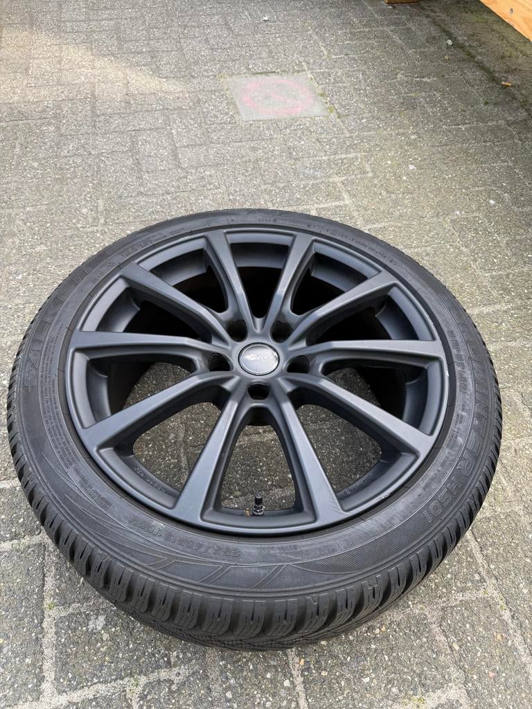 20 inch Brock Alloy zwart velgen + winterbanden - 225/45 R20, Gebruikt, Banden en Velgen, 17 inch, Personenwagen