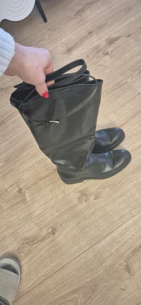 Zwarte hoge laarzen - Zara, Ophalen, Hoge laarzen, Gedragen, Zara