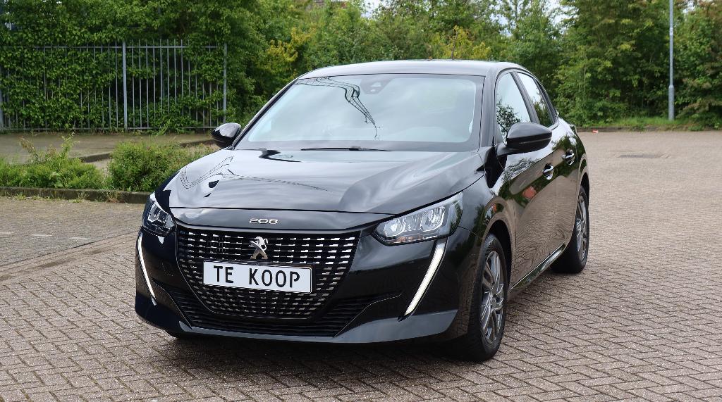 Peugeot 208 Allure Turbo, 2022, veel opties als nieuw, Voorwielaandrijving, Zwart, Bedrijf, Handgeschakeld