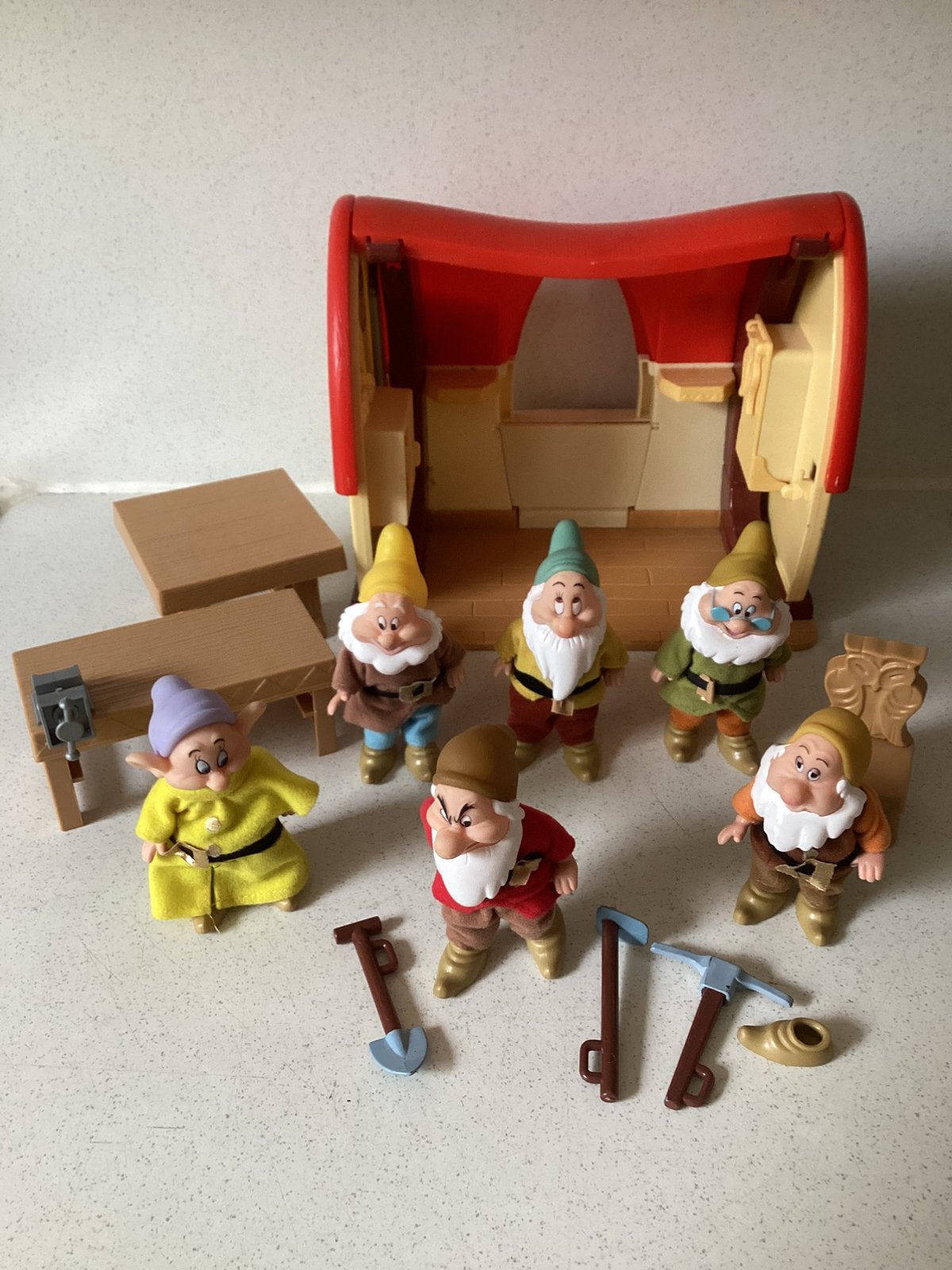 Disney Kabouters en toebehoren, Ophalen of Verzenden, Overige figuren, Gebruikt, Beeldje of Figuurtje
