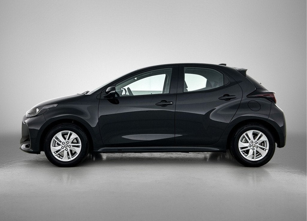 Toyota Yaris 1.5 Hybrid 115 Active (bj 2025, automaat), 12 maanden, Gebruikt, Zwart, Bedrijf