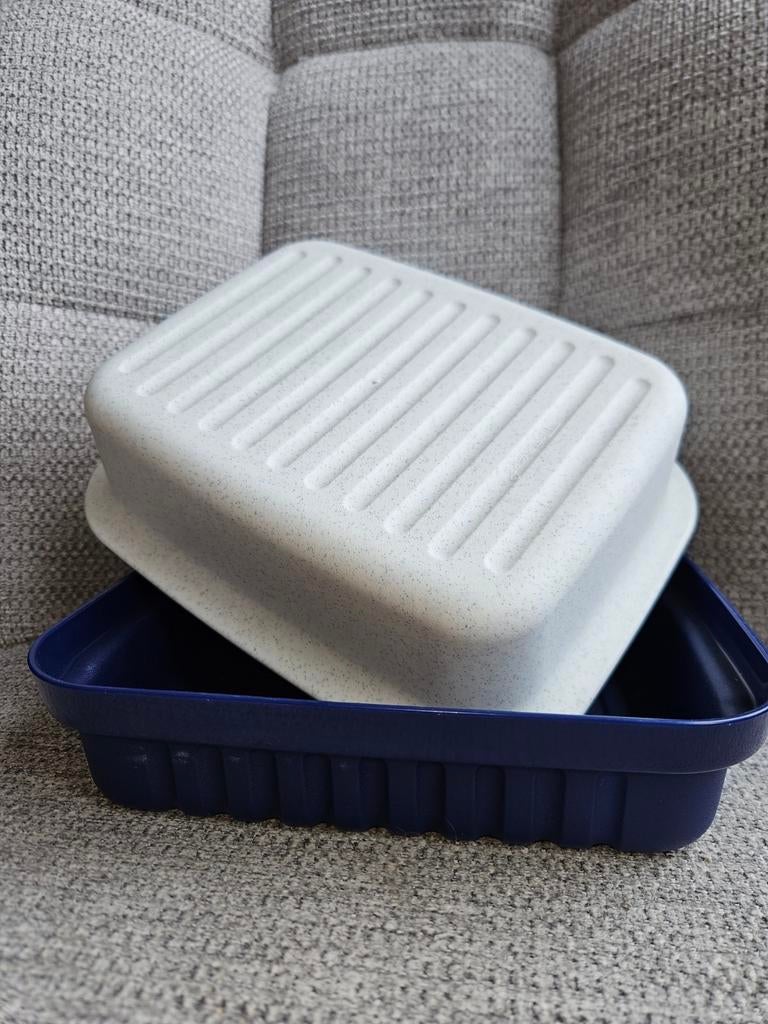 Tupperware set: Kornuit en botervloot, Huis en Inrichting, Keuken | Tupperware, Ophalen of Verzenden, Gebruikt, Crème, Bus of Trommel