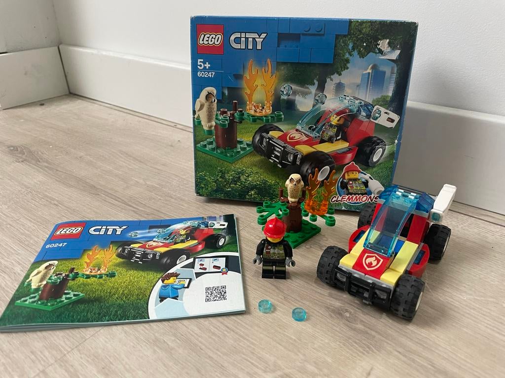LEGO City 60247 Brandweerbosbrand met doos en boekje, Ophalen of Verzenden, Zo goed als nieuw