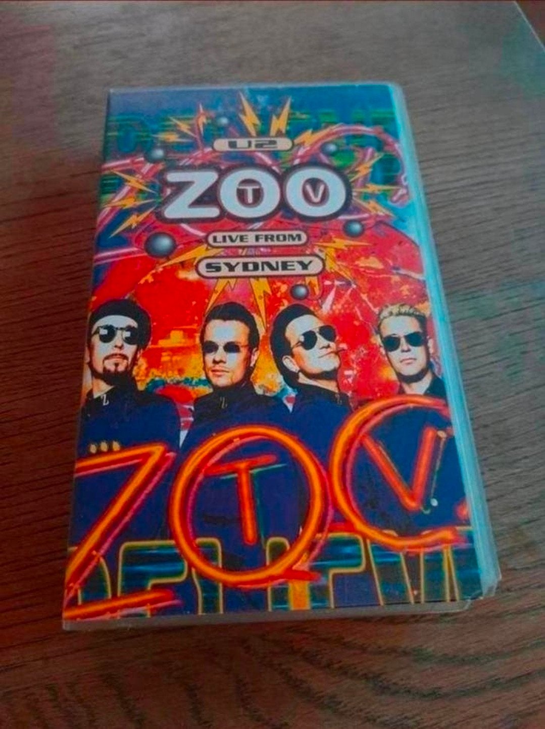 U2 ZOOTV Live from Sydney videoband., Alle leeftijden, Ophalen of Verzenden, Gebruikt, Muziek en Concerten