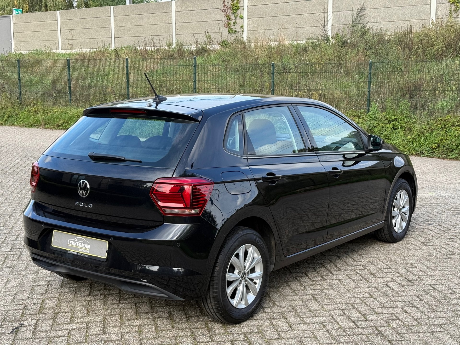 Volkswagen Polo 1.0 TSI Highline DSG I CARPLAY I I NAVI I CL, Auto's, Gebruikt, 95 pk, Zwart, Origineel Nederlands