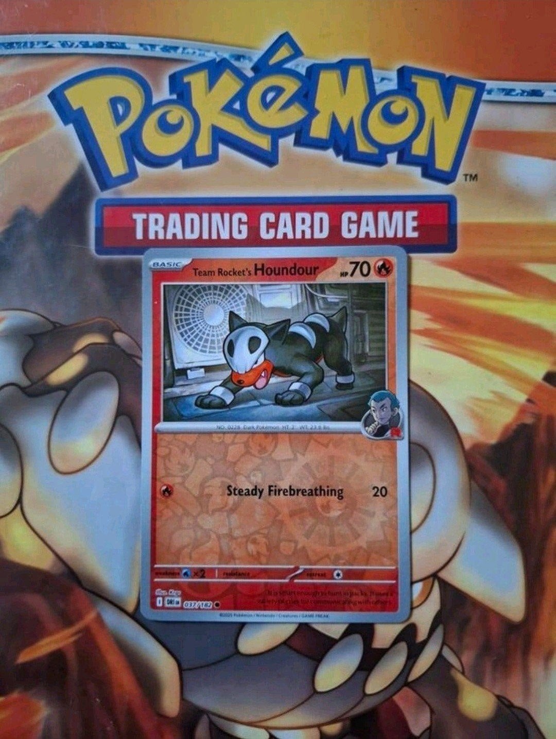 Team Rocket's houndour 037/182 Destined Rivals reverse nm, Ophalen of Verzenden, Zo goed als nieuw, Losse kaart, Foil