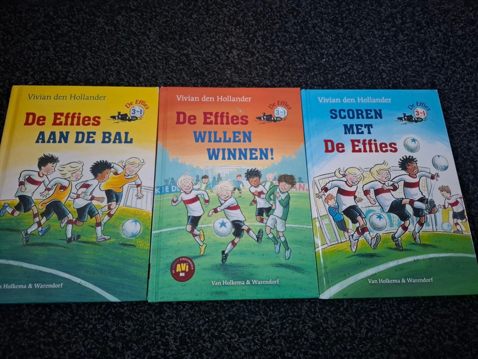 3 boeken 'de Effies' van Vivian den Hollander, Boeken, Ophalen of Verzenden, Gelezen, Fictie algemeen