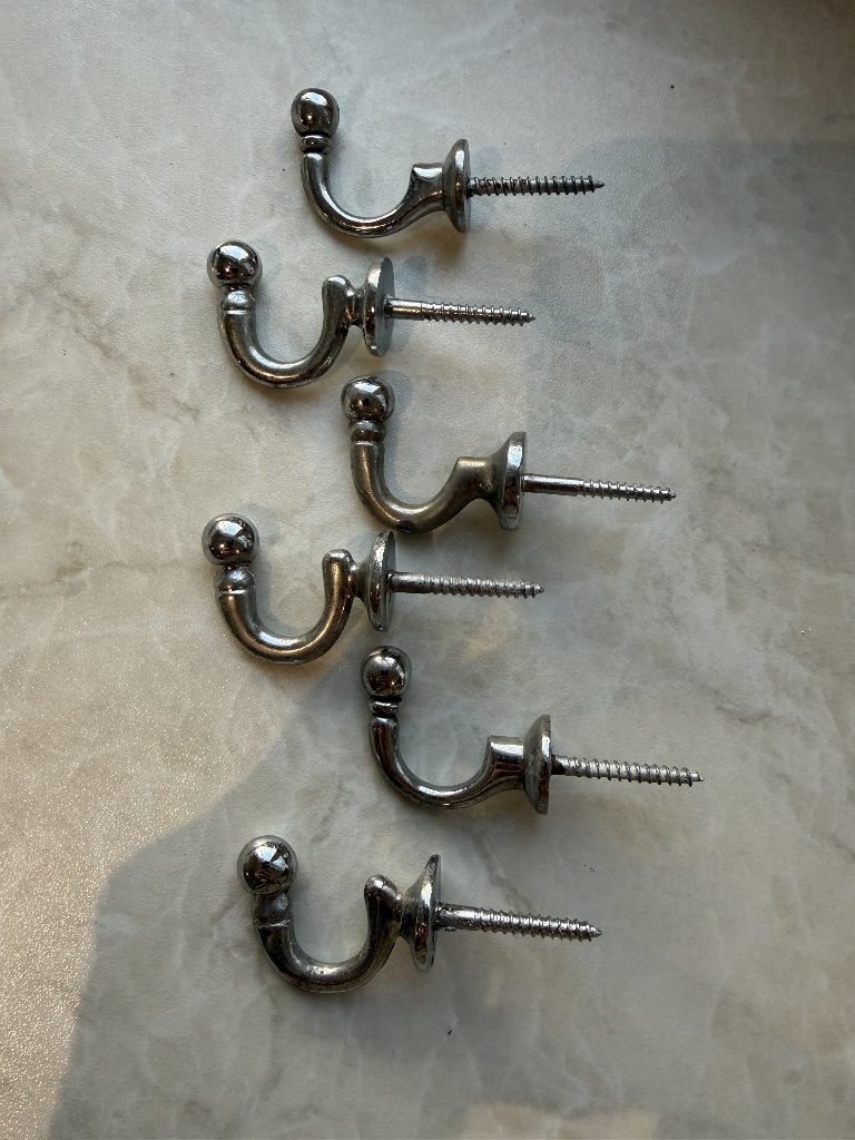 Kapstokhaak of gordijnhaak voor embrasse van gordijn zilver, Wandhaken, Ophalen of Verzenden, Zo goed als nieuw, Minder dan 100 cm