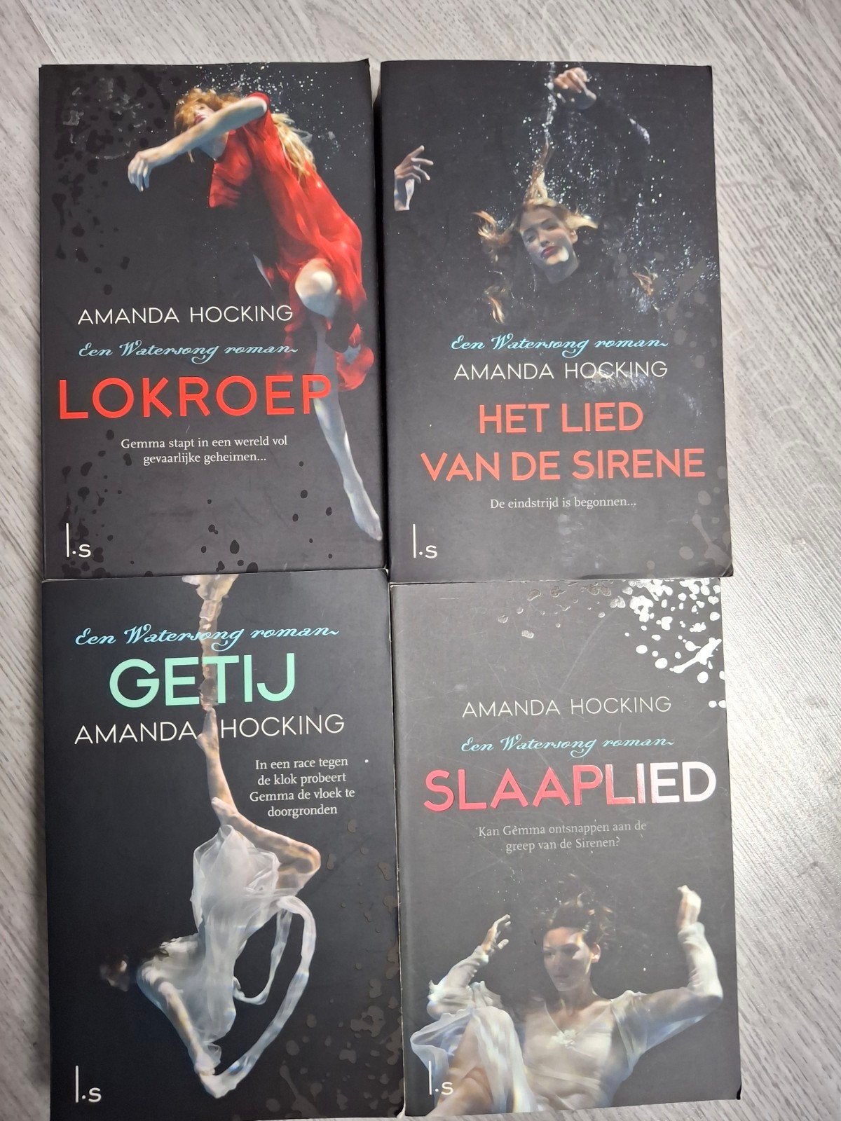 Amanda Hocking - Watersong Serie (4 boeken), Ophalen of Verzenden, Gelezen, Amanda Hocking, Nederland