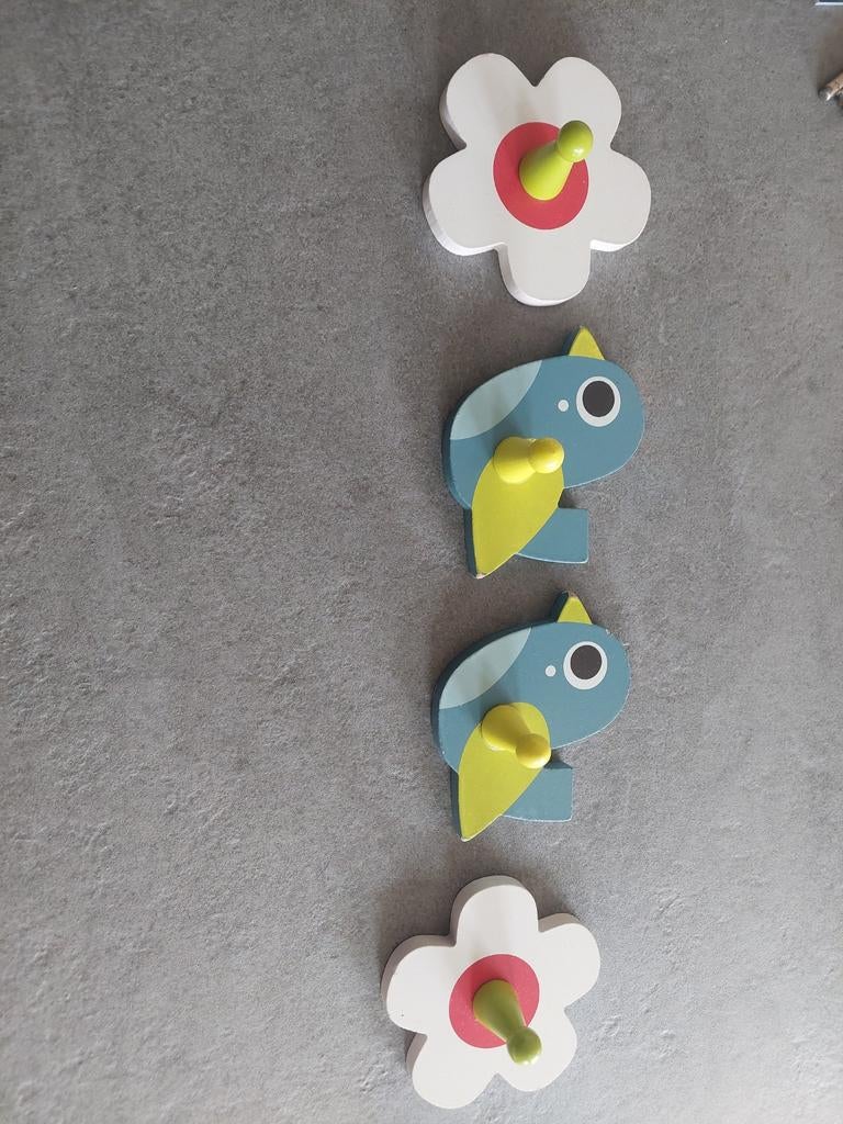Leuke kinderkapstok: bloemen en vogeltjes, Huis en Inrichting, Woonaccessoires | Kapstokken, Ophalen