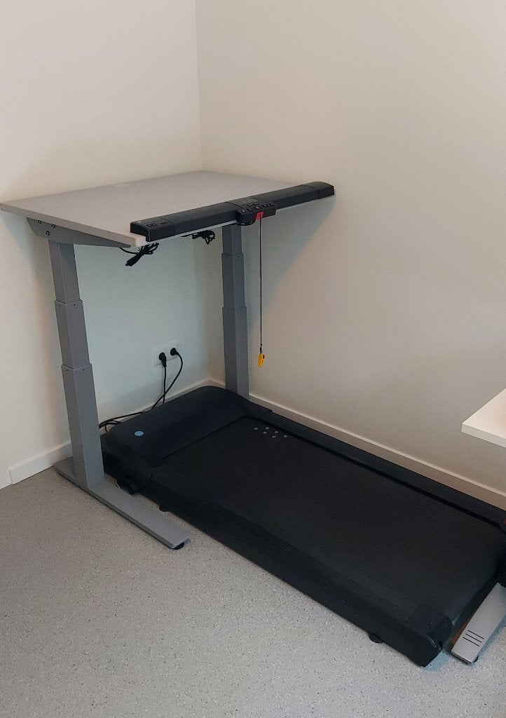 LifeSpan Loopband Bureau hoogte instelbaar, Ophalen, 96 cm, Elektrisch, Zo goed als nieuw
