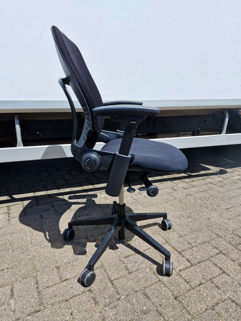 STEELCASE LEAP ergonomische bureaustoelen (15x), Zwart, Ophalen of Verzenden, Zo goed als nieuw, Postbus Duivendrecht