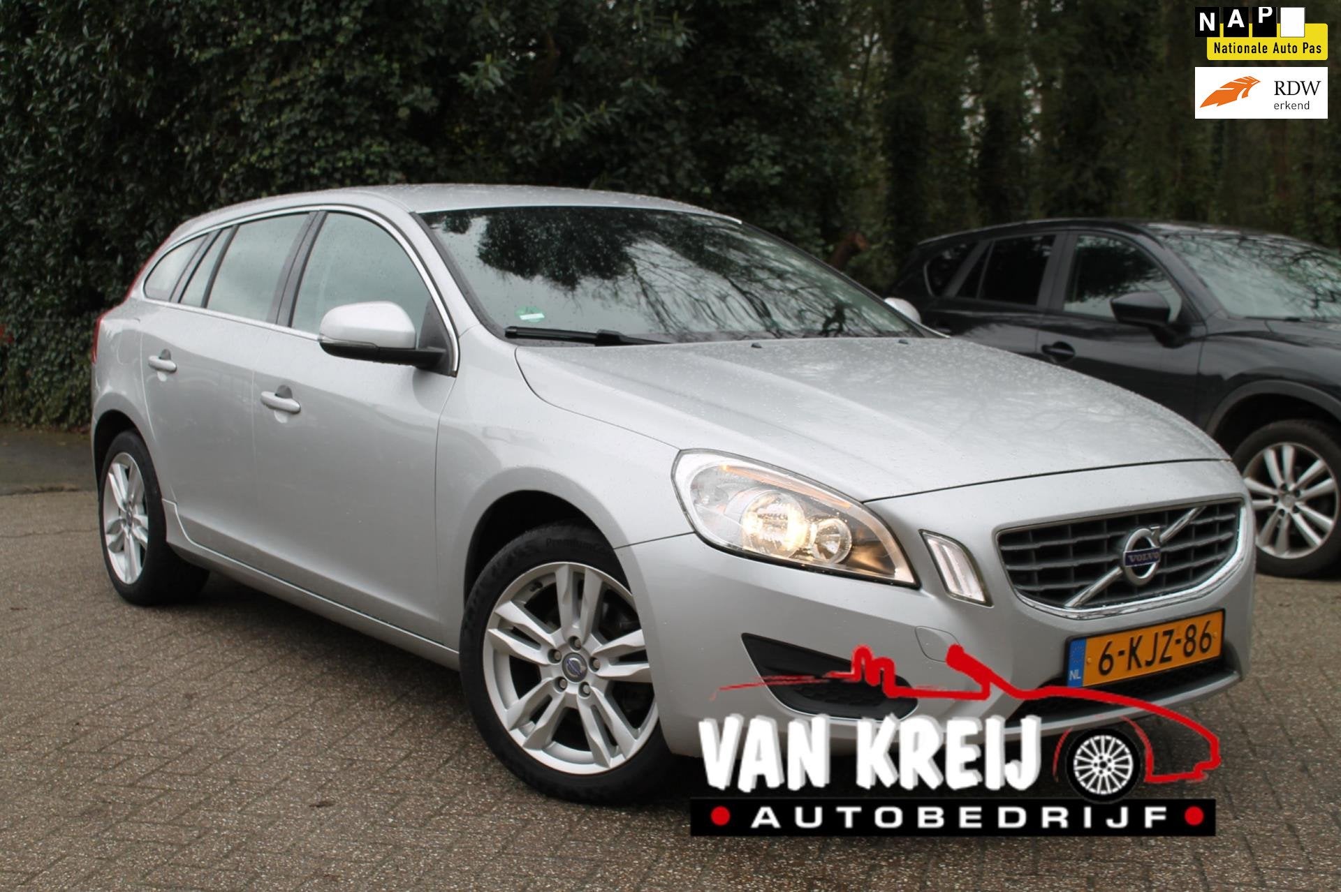 Volvo V60 1.6 T3 Momentum Automaat, Airco, Navi, Nap., Auto's, Stof, Gebruikt, 4 cilinders, Parkeersensor