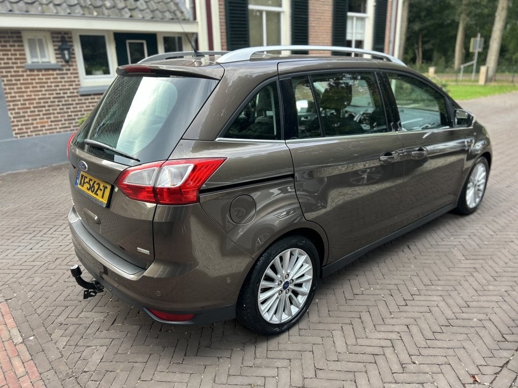 Ford Grand C-Max 1.0 125pk Titanium Navi, Clima, Trekhaak, Auto's, Gebruikt, Euro 6, Origineel Nederlands, Bedrijf