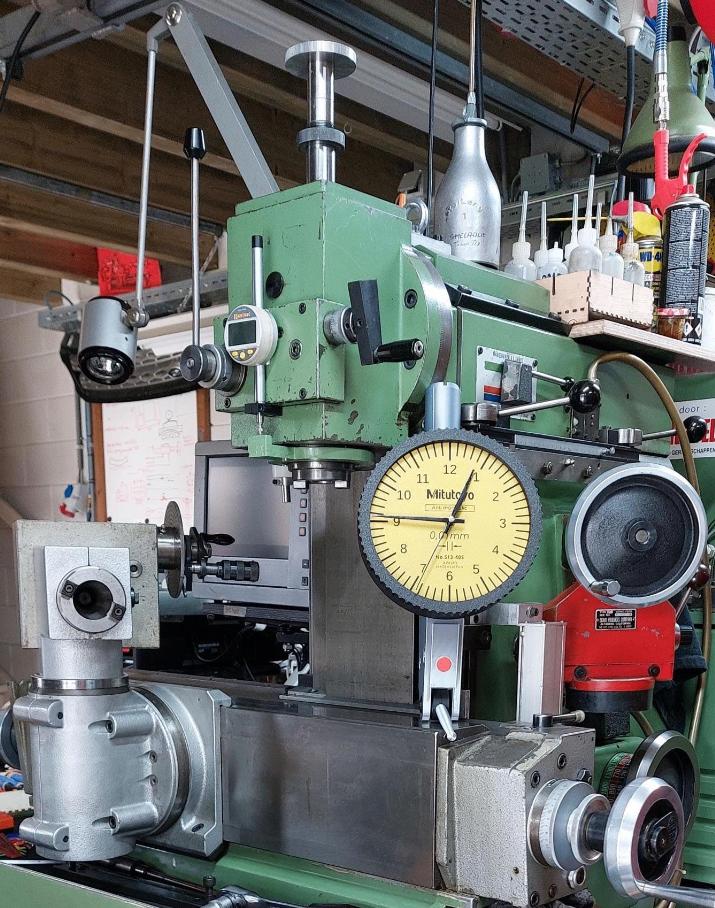 Wandklok Mitutoyo, Ophalen of Verzenden, Zo goed als nieuw, Metaaldraaibank, Computergestuurd (Cnc)