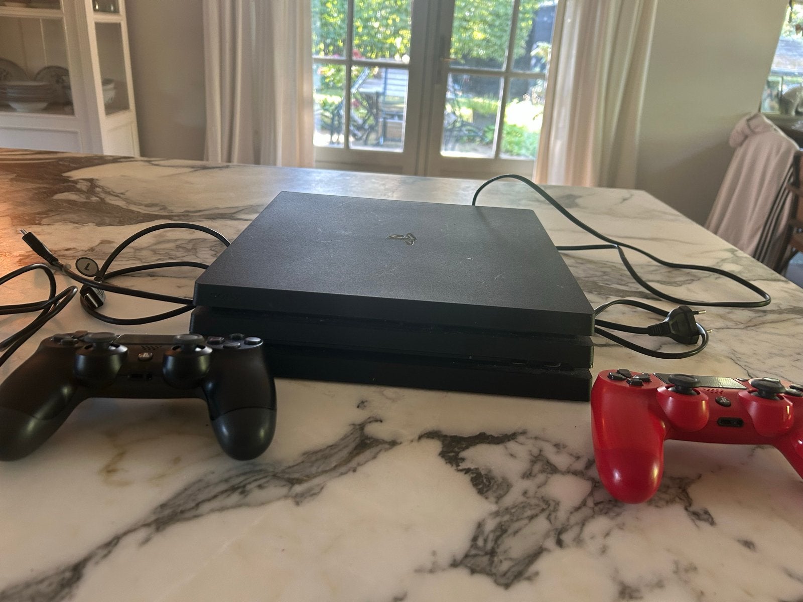 PlayStation 4 Pro met 2 controllers, Met 2 controllers, Ophalen of Verzenden, 1 TB, Pro