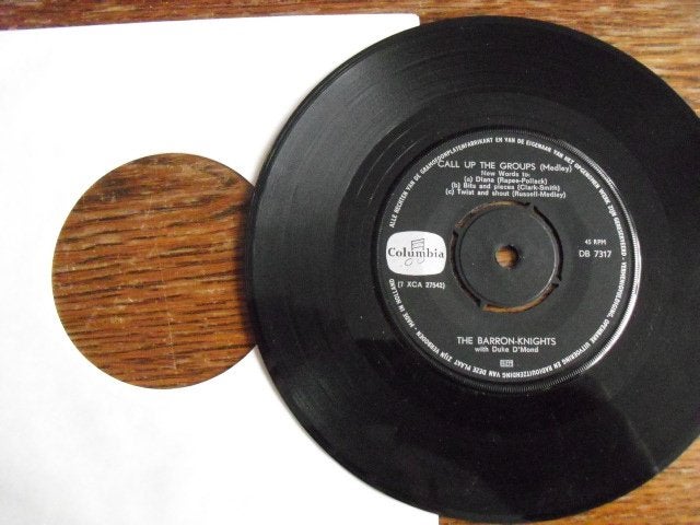 - The Barron Knights - Call Up The Groups - vinyl single, Beschermende buitenhoes, Gebruikt, 7 inch, Ophalen of Verzenden