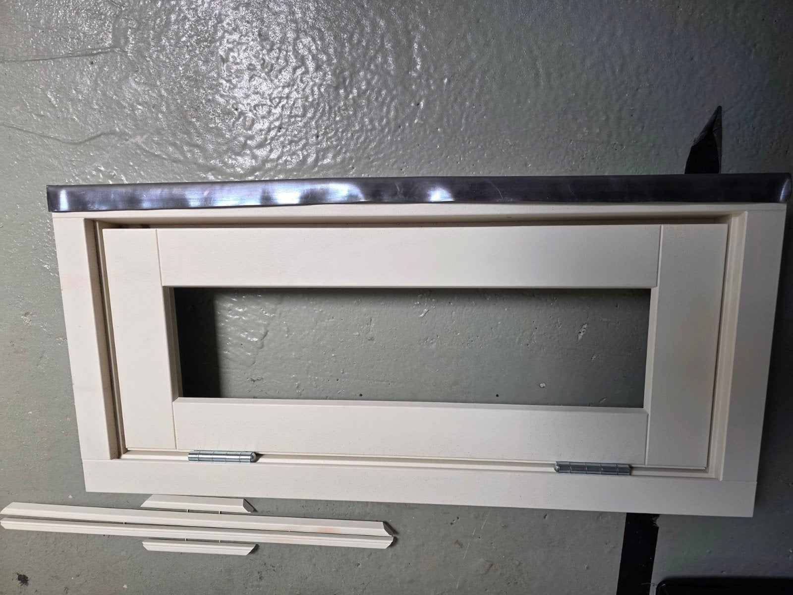 NIEUW Gevel klap raam in kozijn met Dubbelglas COMPLEET, Ophalen, Gevelraam of Ruit, Minder dan 80 cm, 80 tot 120 cm