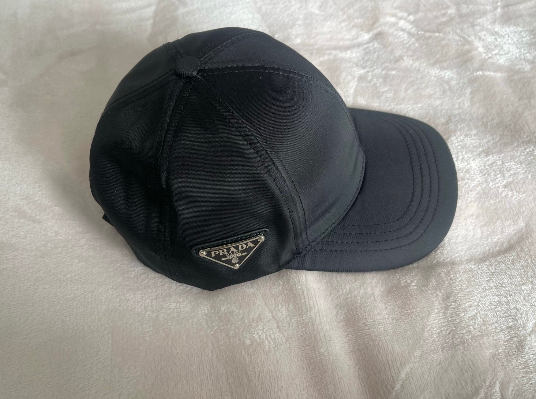 Nieuwe Prada pet - Maat M, Kleding | Dames, Hoeden en Petten, Ophalen of Verzenden, Nieuw, Pet