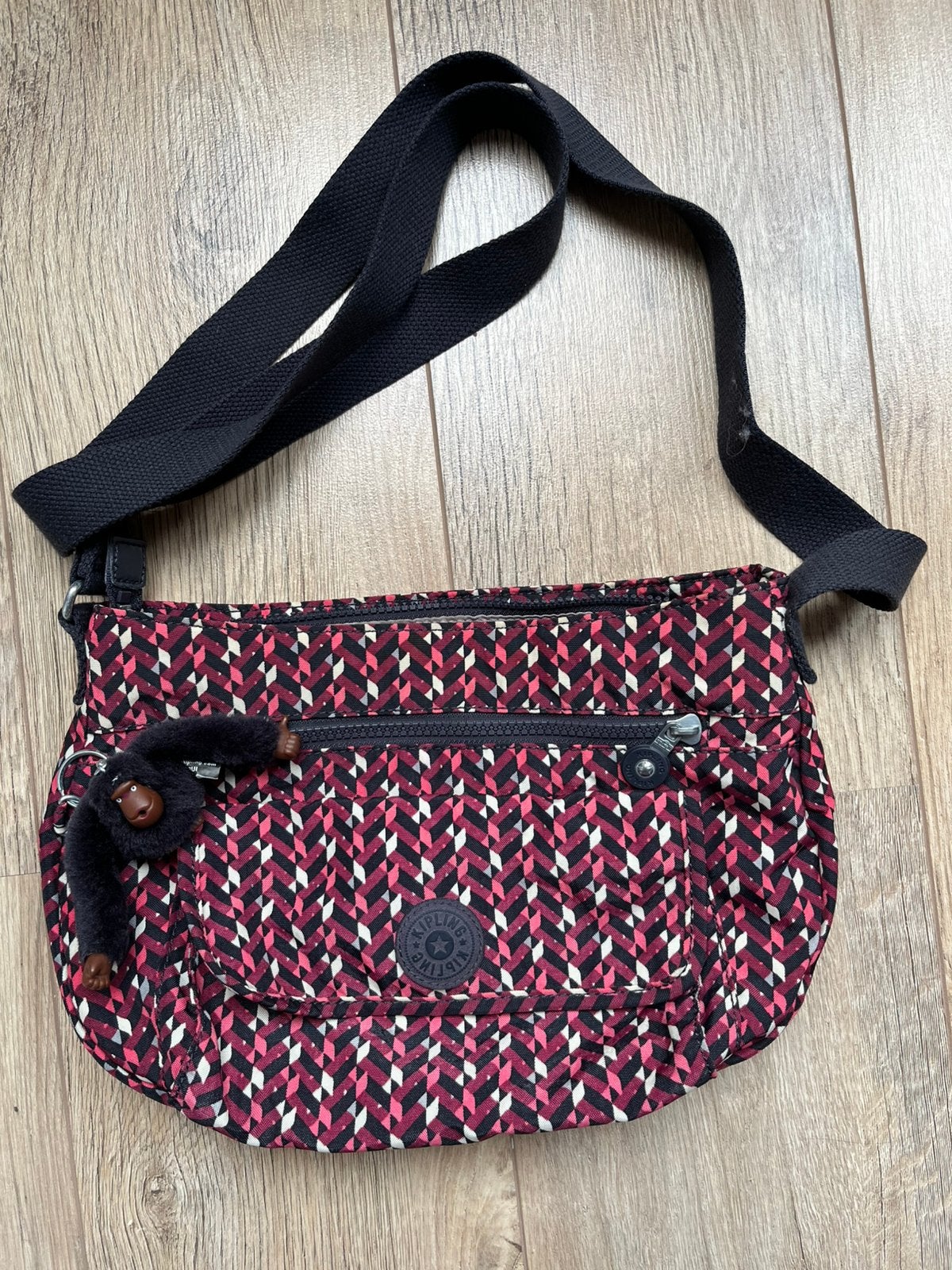 Kipling Syro crossbody bag tas zgan met aapje, Sieraden, Tassen en Uiterlijk, Tassen | Schoudertassen, Ophalen of Verzenden, Zo goed als nieuw