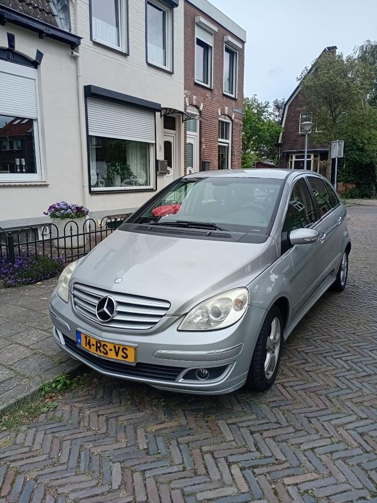 Mercedes-Benz B-Klasse 1.7 B170  - 5DRS 2005 - Grijs, Voorwielaandrijving, Zwart, 4 cilinders, Origineel Nederlands